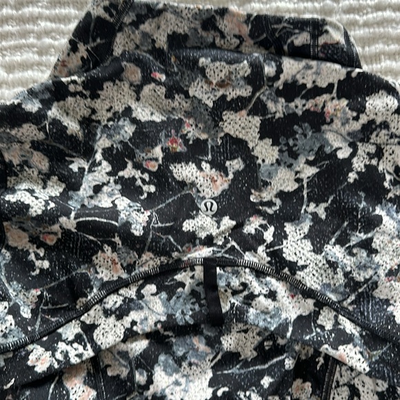 Lululemon jacket - Picture 6 of 7